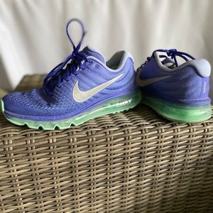 Sneakers. Brand Nike. Size 9. Color blue